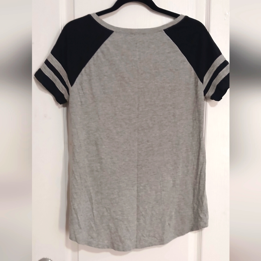 Gray and Black Metallica Tee - L - Picture 7 of 7